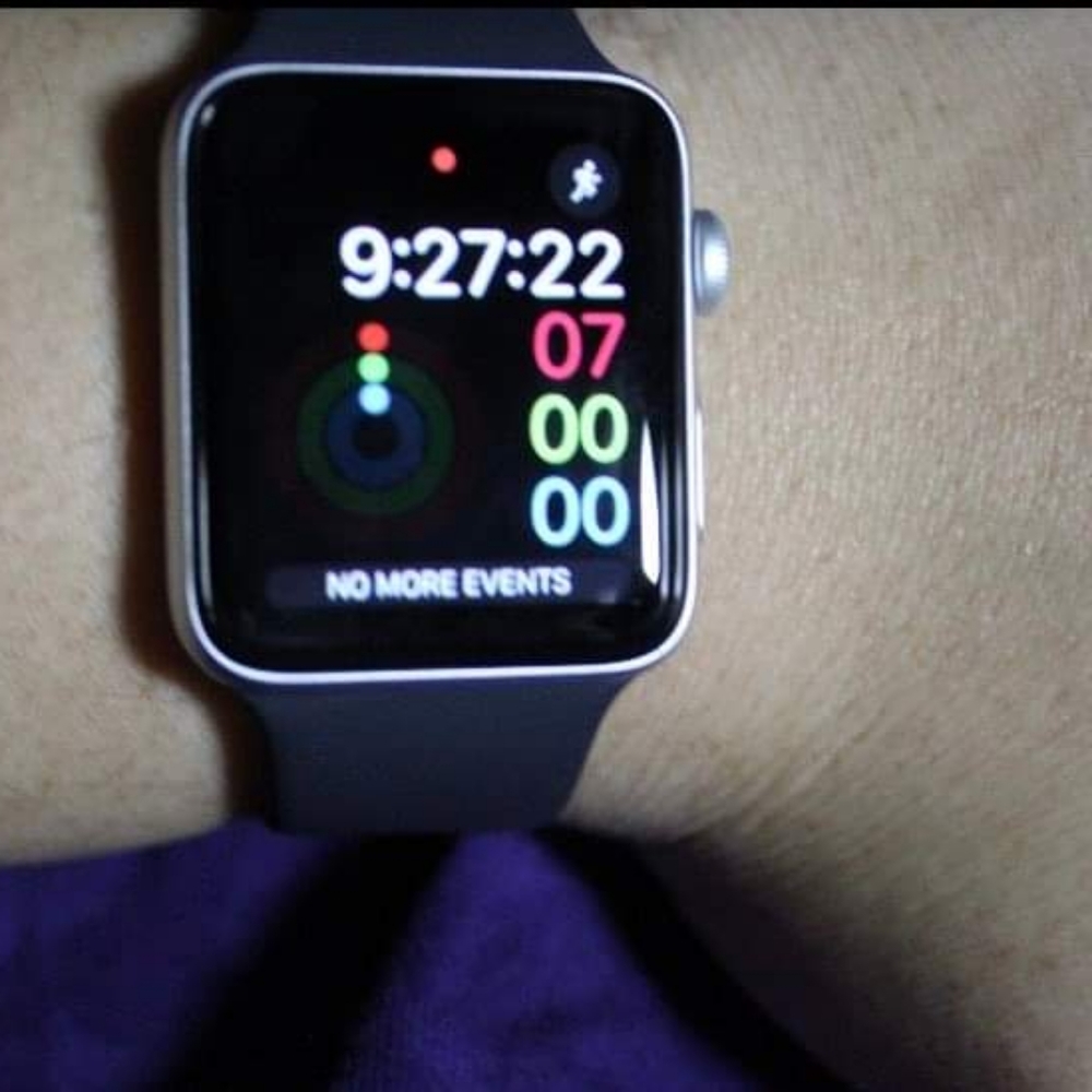 Apple watch series 3 AT&T can be unlocked like new 42 mm case GPS. LTE. Silver